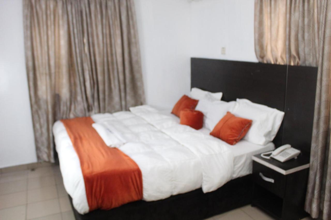 Blue Moon Hotels Victoria Island ลากอส ภายนอก รูปภาพ