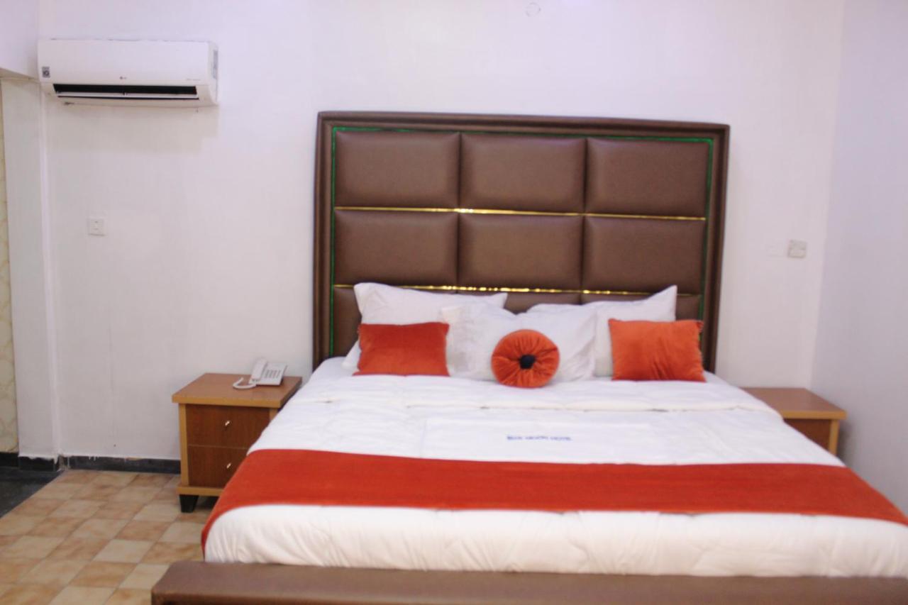 Blue Moon Hotels Victoria Island ลากอส ภายนอก รูปภาพ