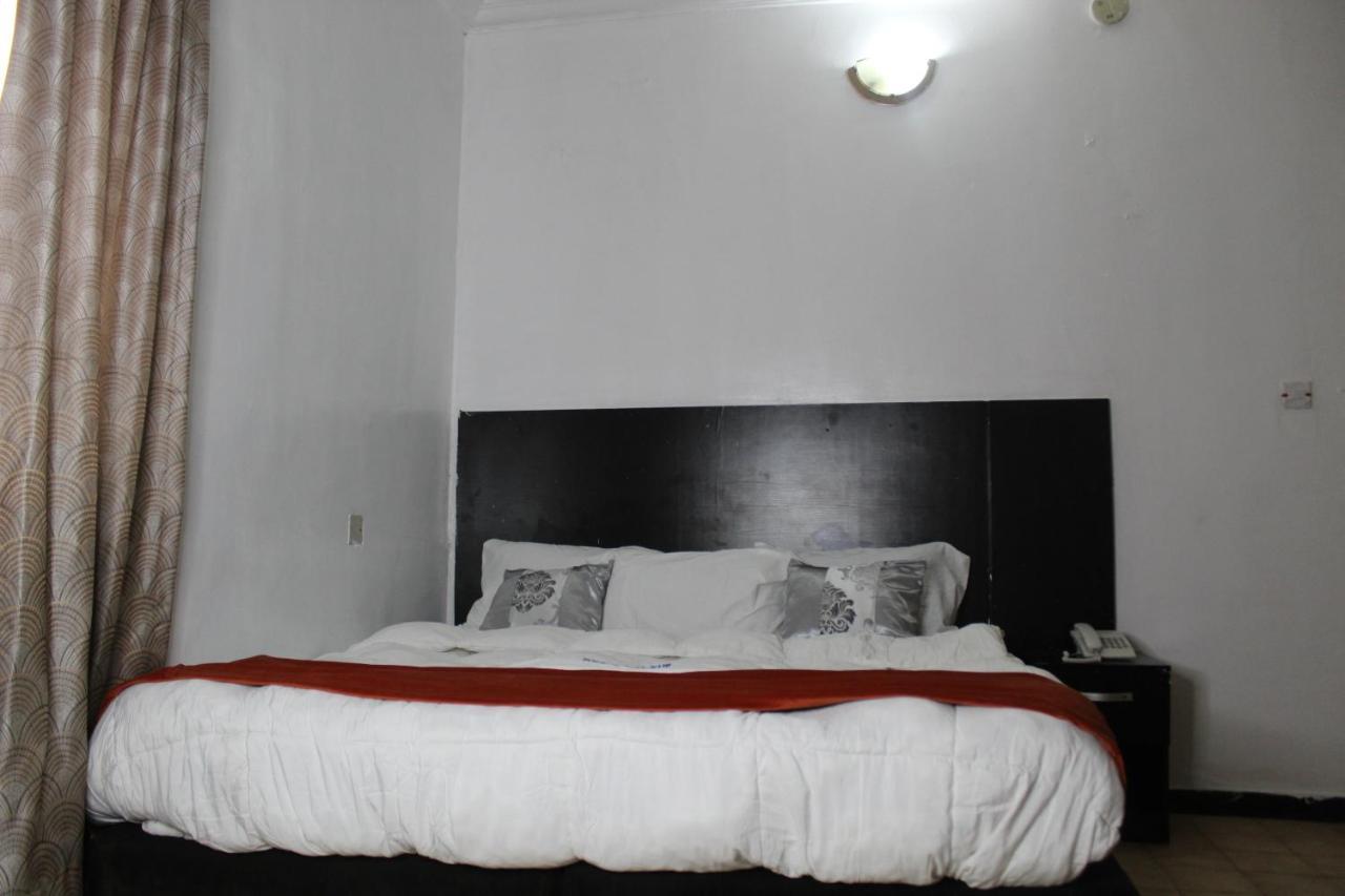 Blue Moon Hotels Victoria Island ลากอส ภายนอก รูปภาพ