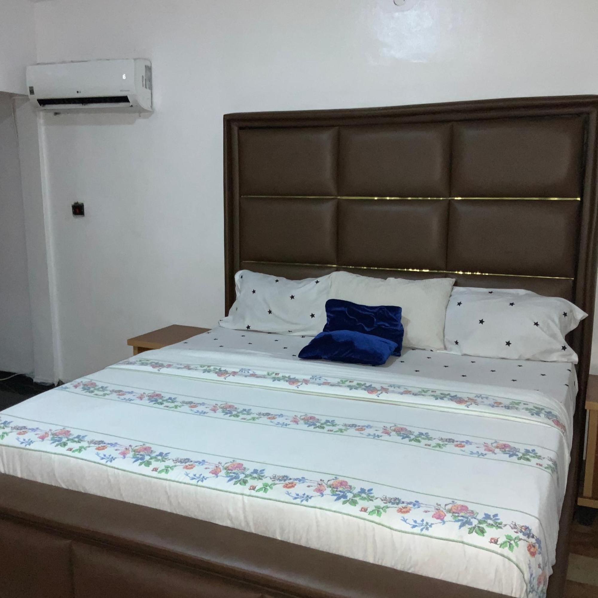 Blue Moon Hotels Victoria Island ลากอส ภายนอก รูปภาพ